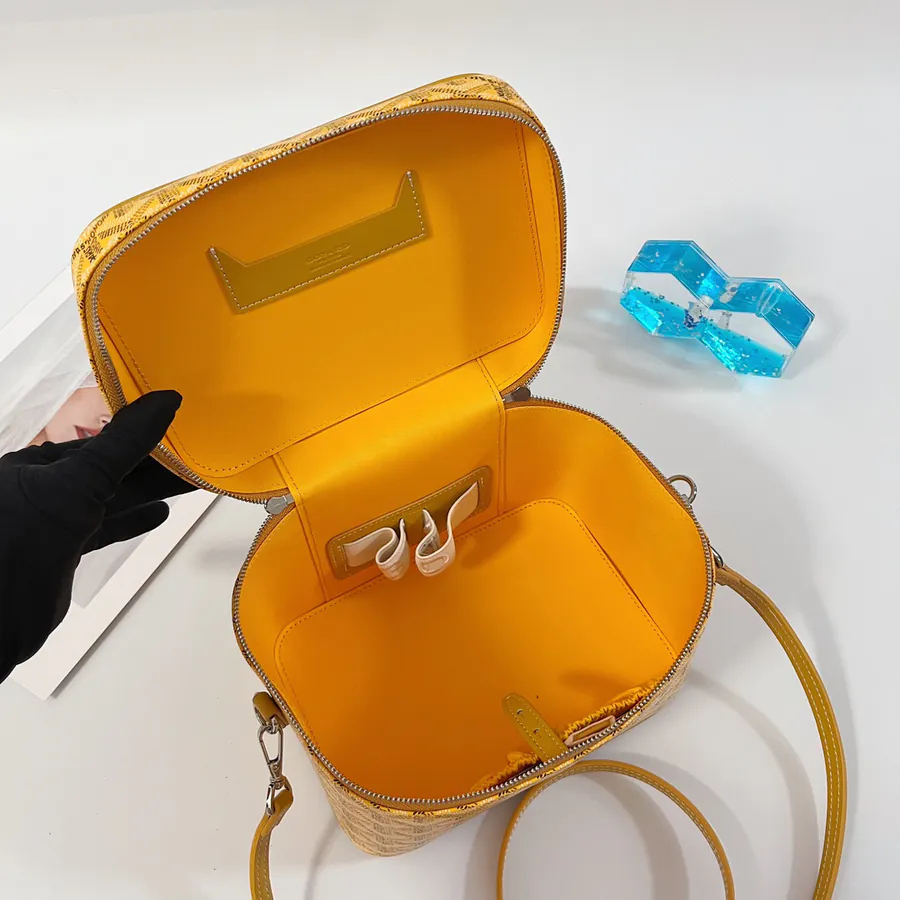 Muse Cosmetic Bag with Smart Interior Space