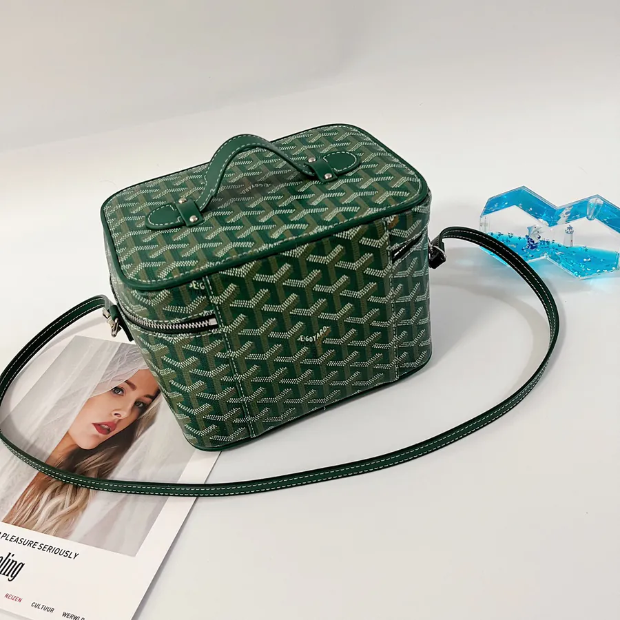 Muse Cosmetic Bag with Smart Interior Space