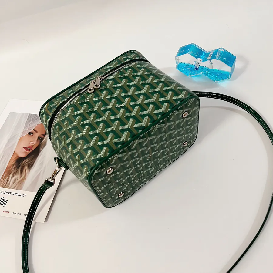 Muse Cosmetic Bag with Smart Interior Space