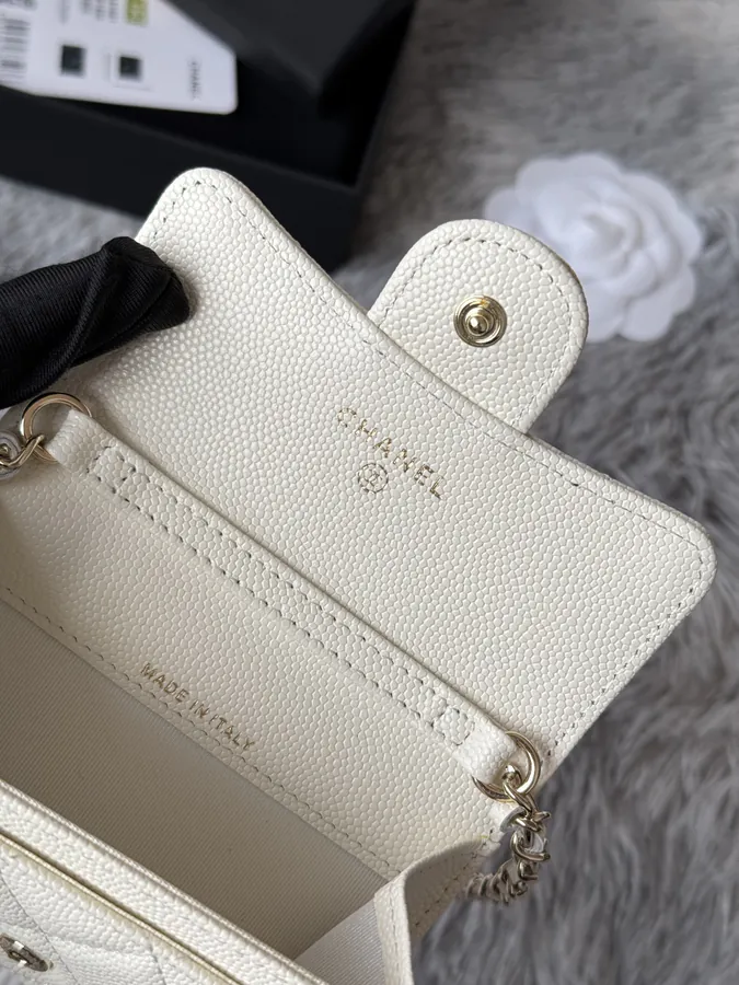 Chane New Fish子酱 Ball Calfskin Waist Bag