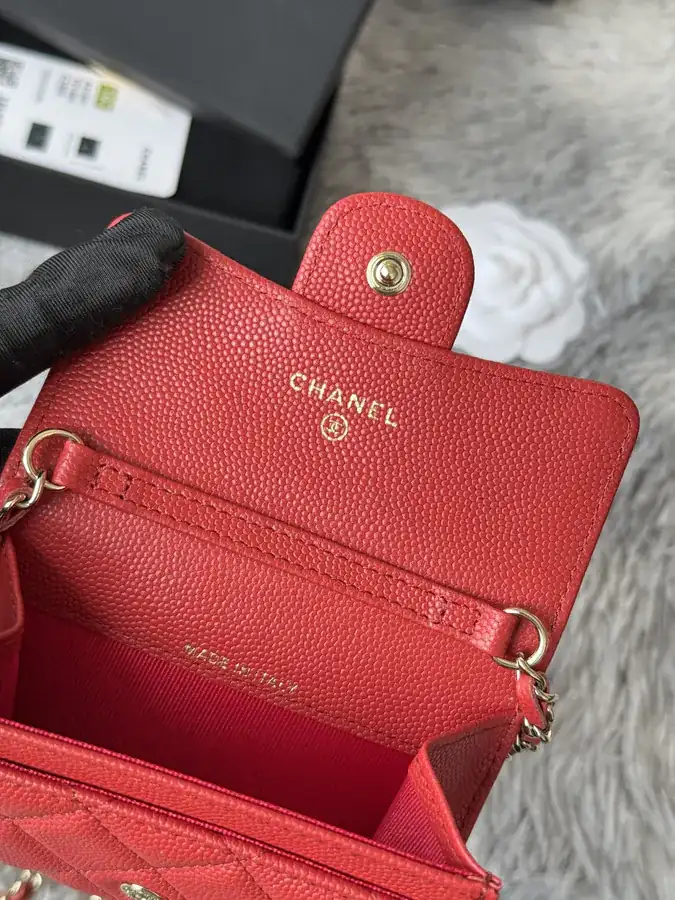 Chane New Fish子酱 Ball Calfskin Waist Bag