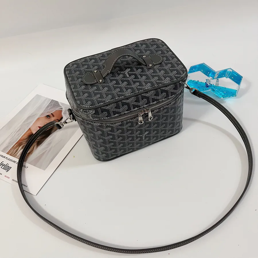 Muse Cosmetic Bag with Smart Interior Space