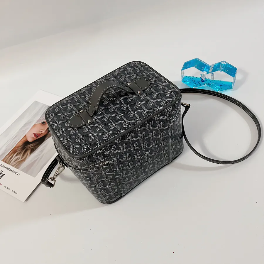Muse Cosmetic Bag with Smart Interior Space