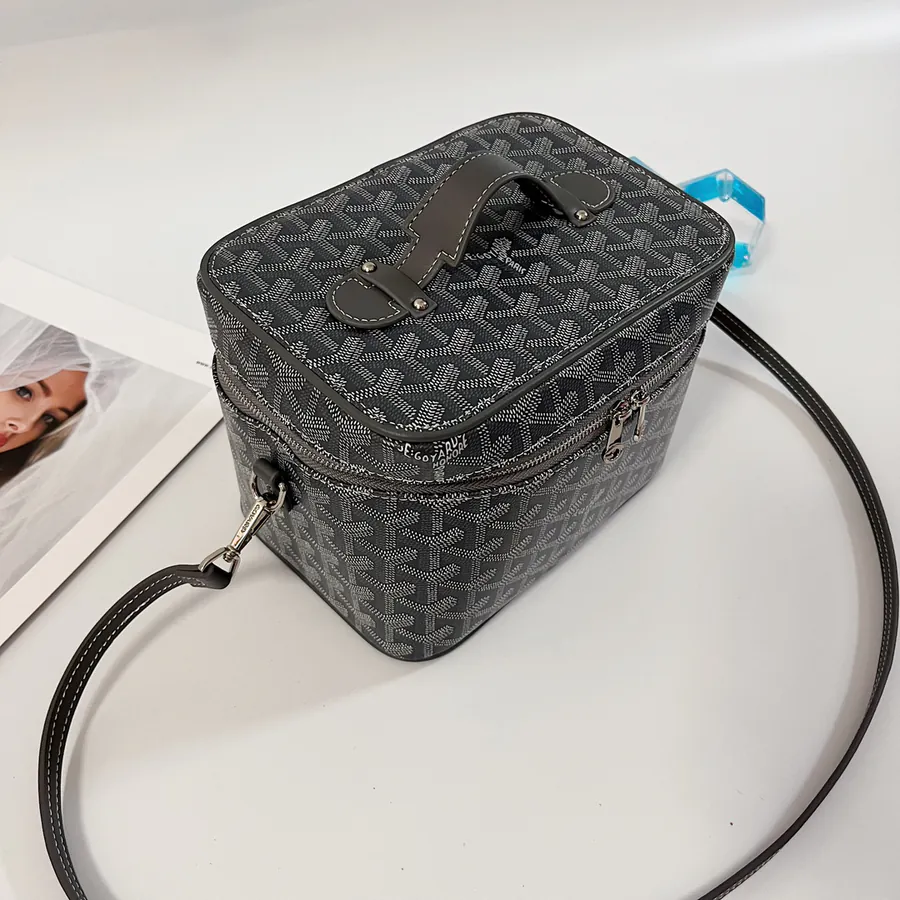 Muse Cosmetic Bag with Smart Interior Space