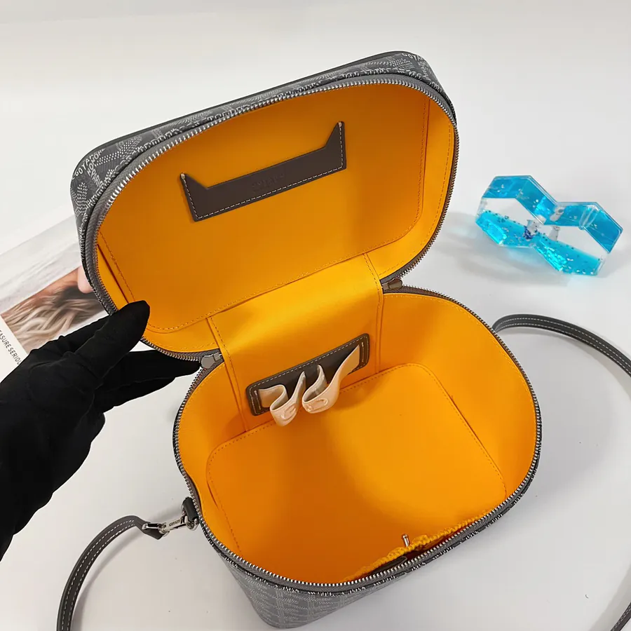 Muse Cosmetic Bag with Smart Interior Space