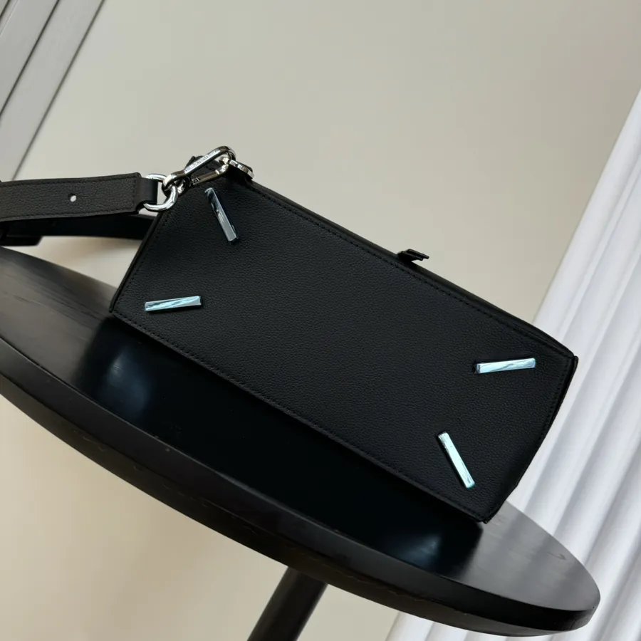 LOEWE Puzzle Medium Grained Calfskin