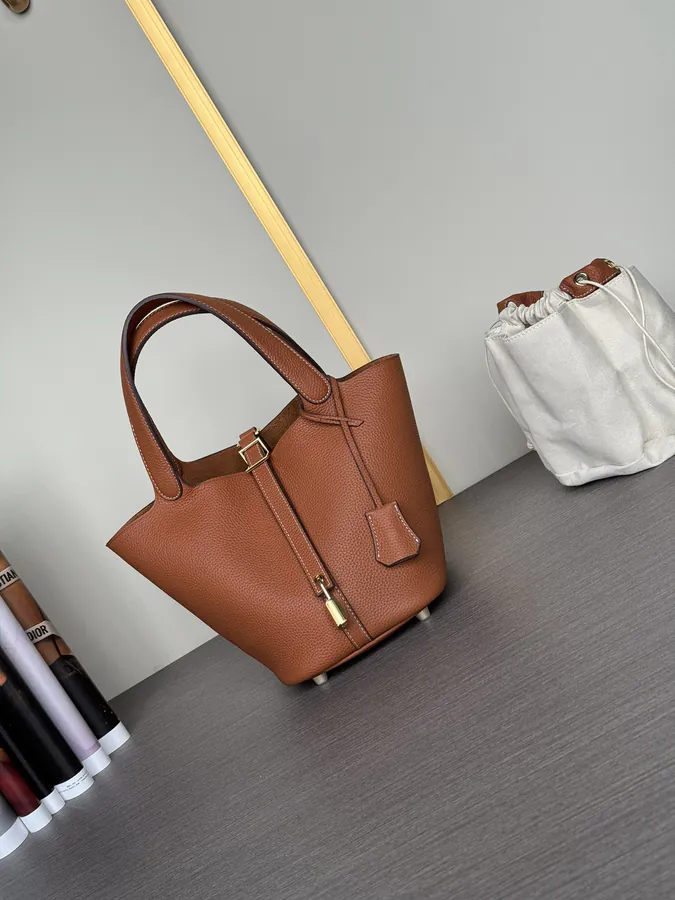 Hermès Picotin Lock Bucket Bag (Gold Brown)