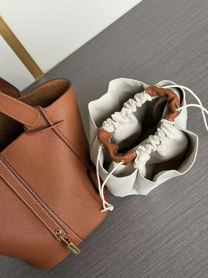 Hermès Picotin Lock Bucket Bag (Gold Brown)