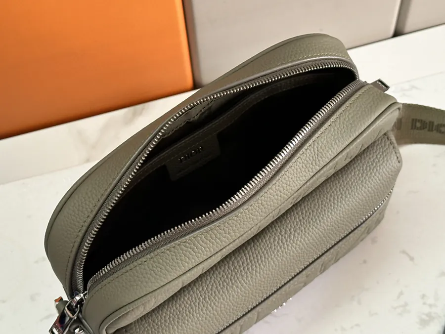 Rider 2.0 Zip Messenger Bag Autumn 2024 Men's Collection