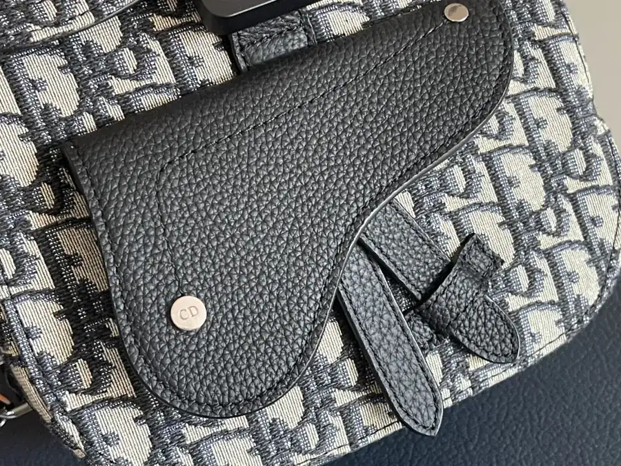 Dio Oblique Mini Bag Black Grained Calfskin