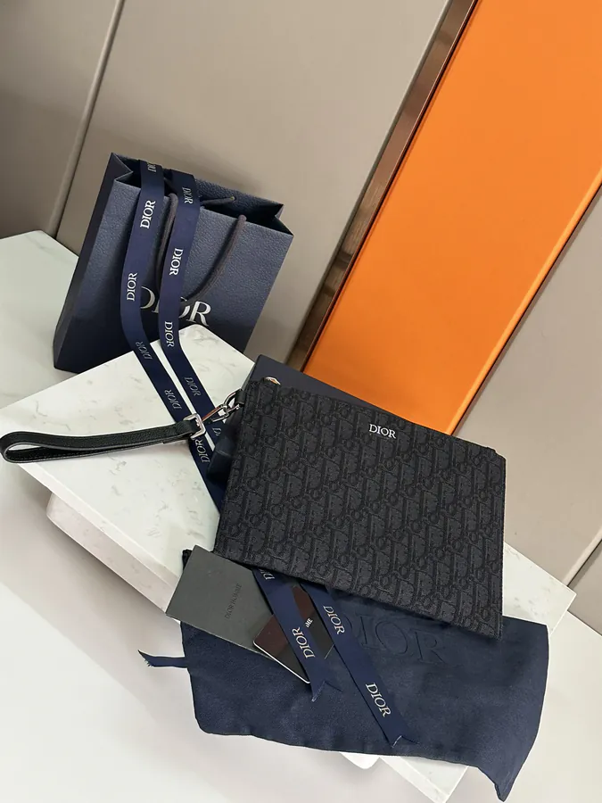 DIOR A5 Handbag Minimalist Design with Oblique Print and Grained Calfskin Details
