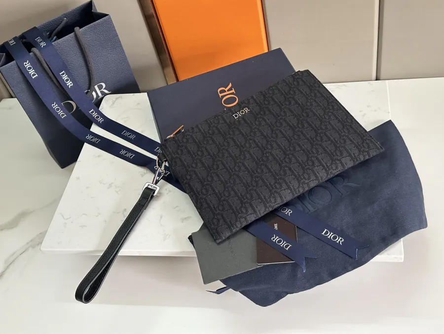 DIOR A5 Handbag Minimalist Design with Oblique Print and Grained Calfskin Details