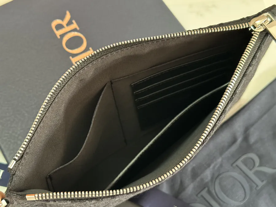 DIOR A5 Handbag Minimalist Design with Oblique Print and Grained Calfskin Details