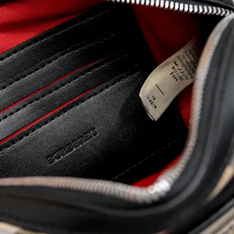 Burberry Men's Shoulder Bag Classic Style