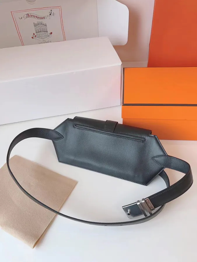 Elan Poet 24 Bucket Bag