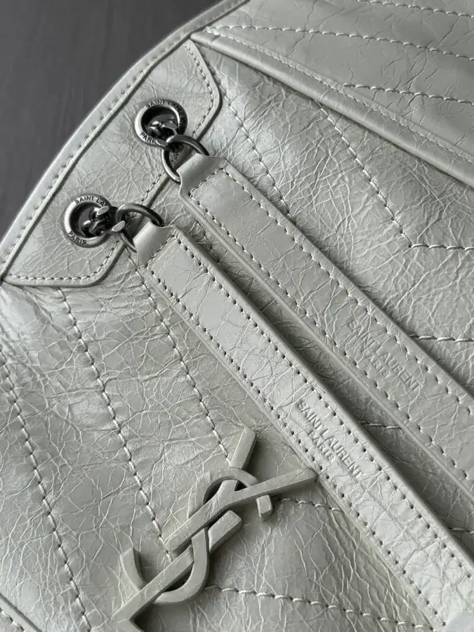 Saint Laurent Baby Size腋下包 White Grained Calfskin