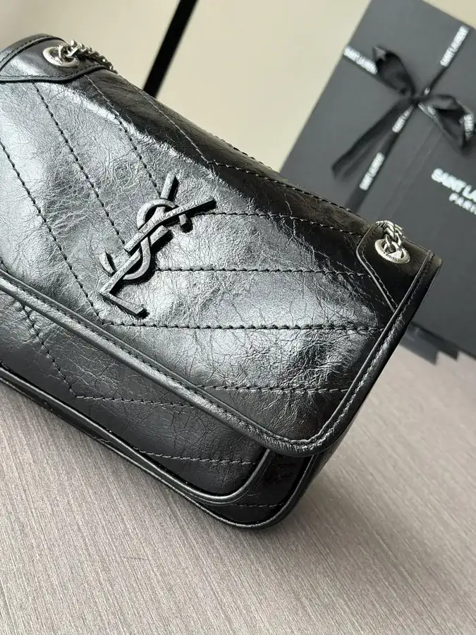 Saint Laurent Baby Size腋下包 Black Grained Silver