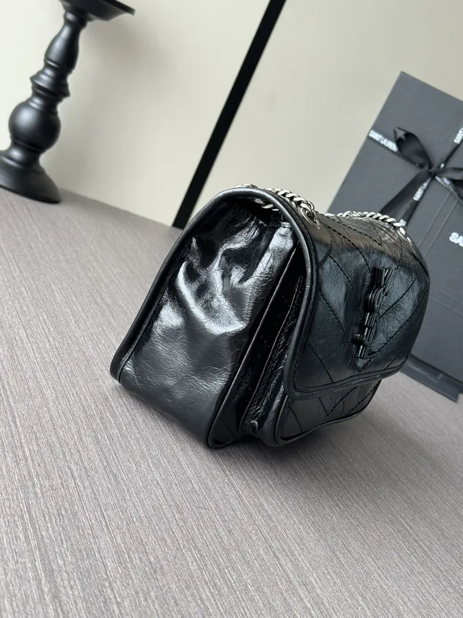 Saint Laurent Baby Size腋下包 Black Grained Silver