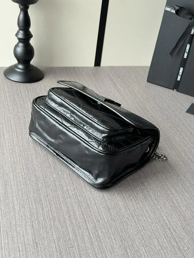 Saint Laurent Baby Size腋下包 Black Grained Silver