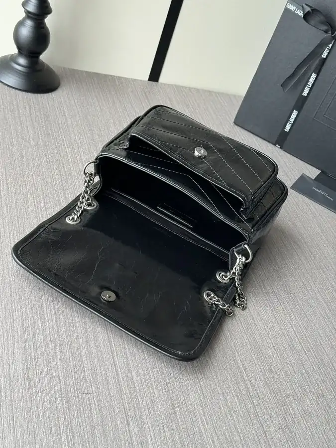 Saint Laurent Baby Size腋下包 Black Grained Silver