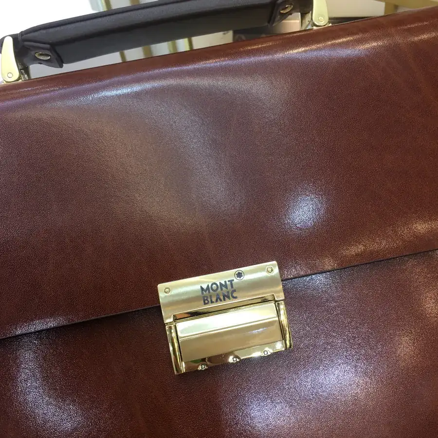 Mondaine Original New Design: Premium Men's Briefcase with Elegant Craftsmanship