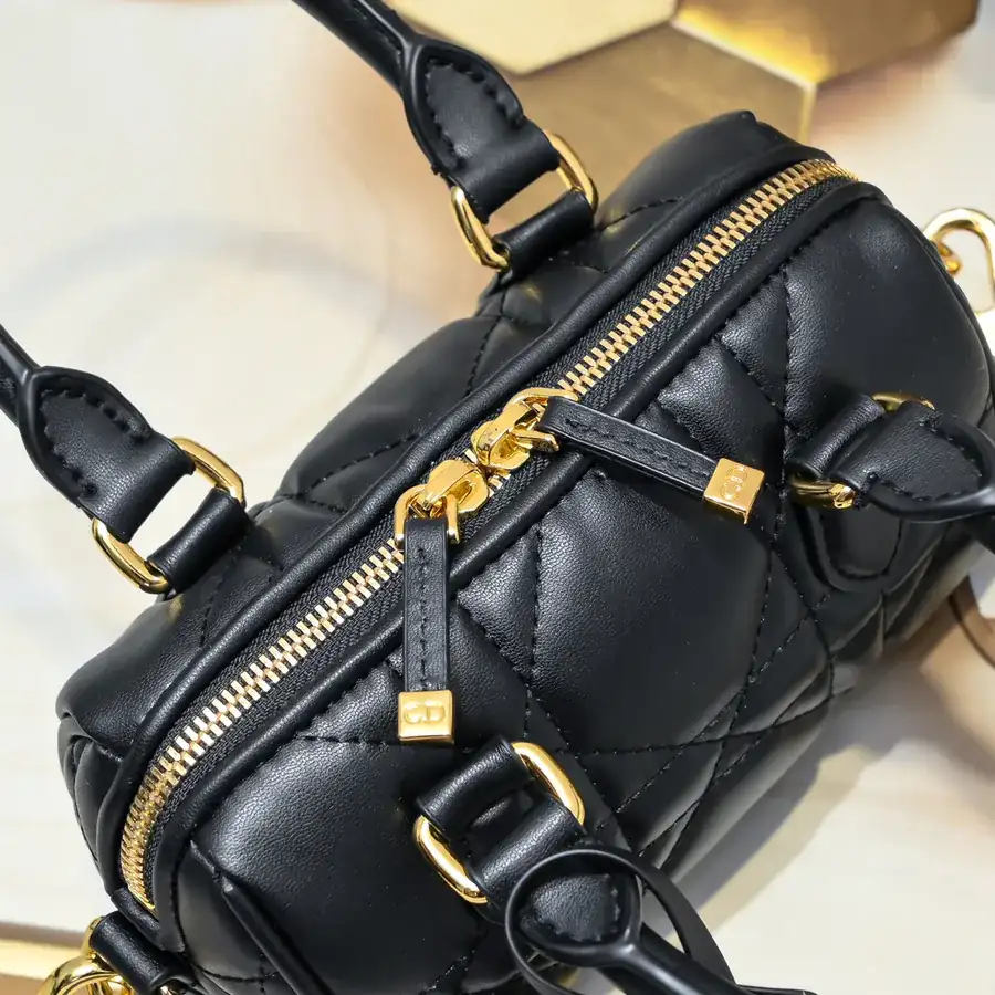 Groove 20.25 Handbag 16cm, Maria Grazia Chiuri Design, Bucket Bag