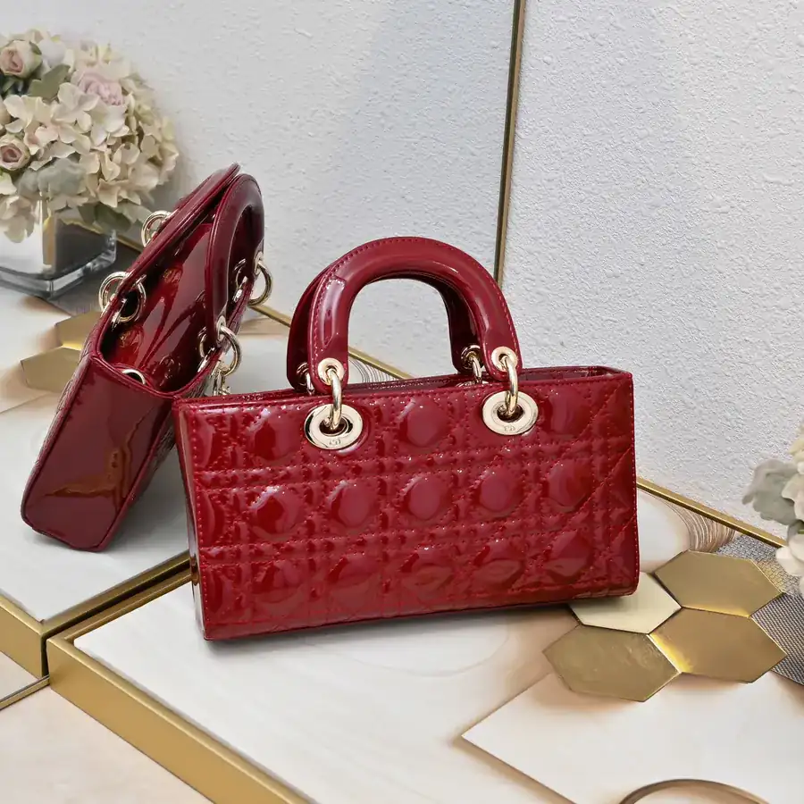 Crossbody Lady D−Joy Bag in Red
