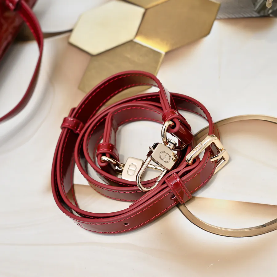 Crossbody Lady D−Joy Bag in Red