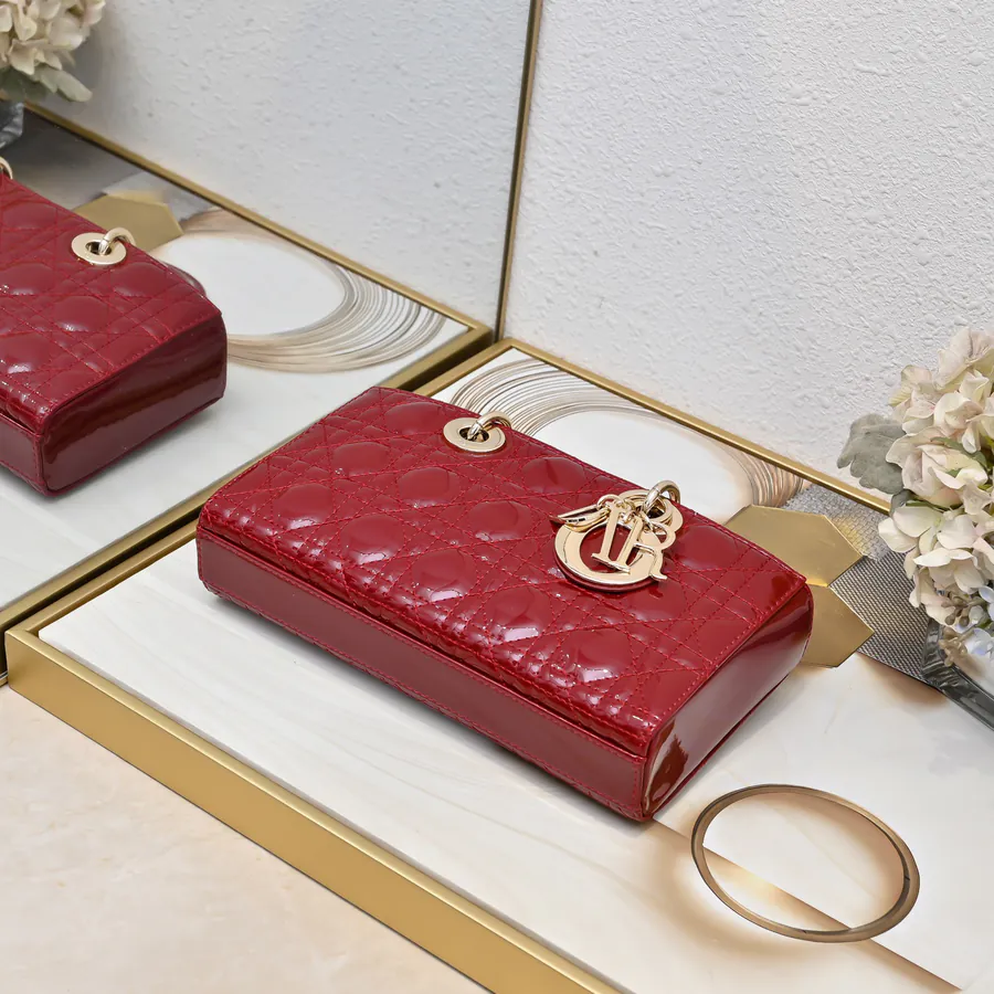 Crossbody Lady D−Joy Bag in Red