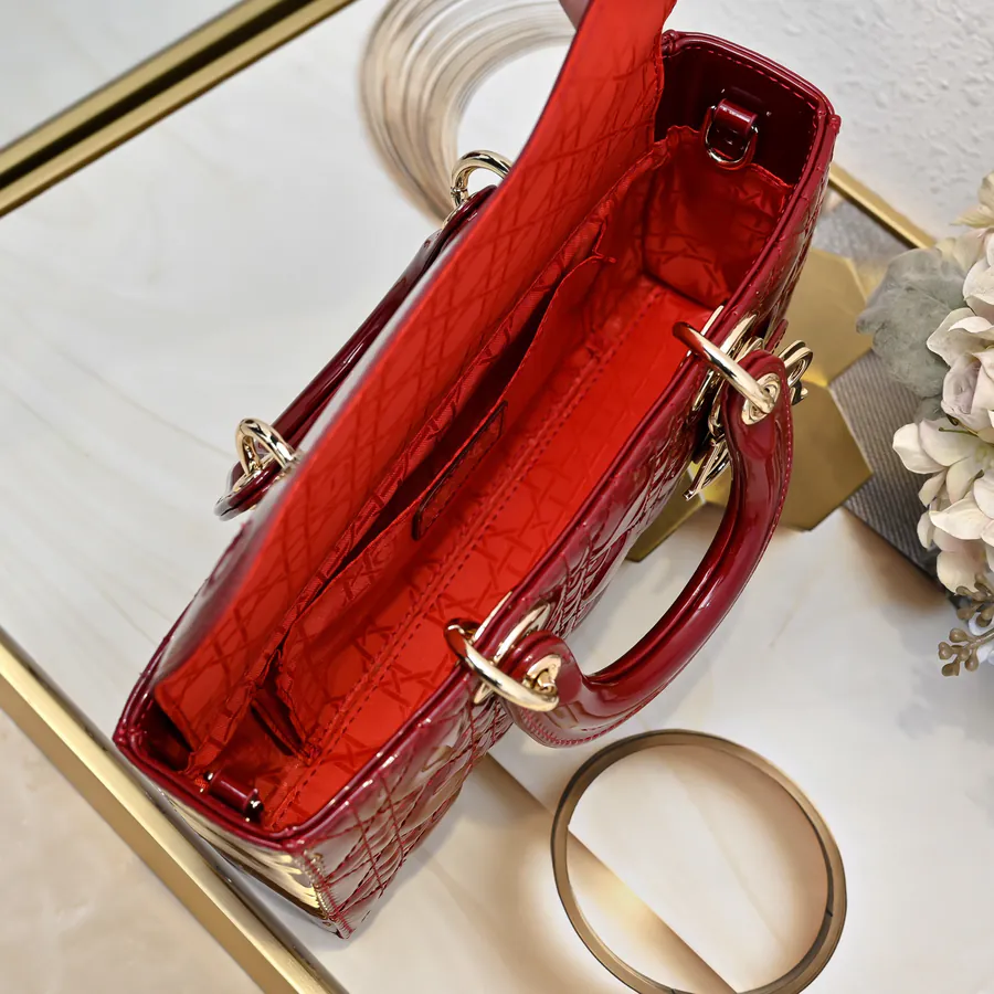 Crossbody Lady D−Joy Bag in Red
