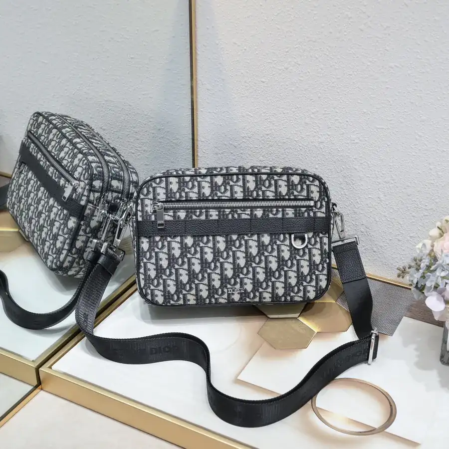 Safari Handbag Large Size, Grained Calfskin and Oblique Print