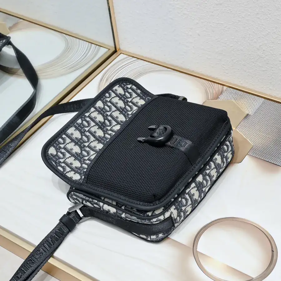 8 Handbag with Strap Mini Size