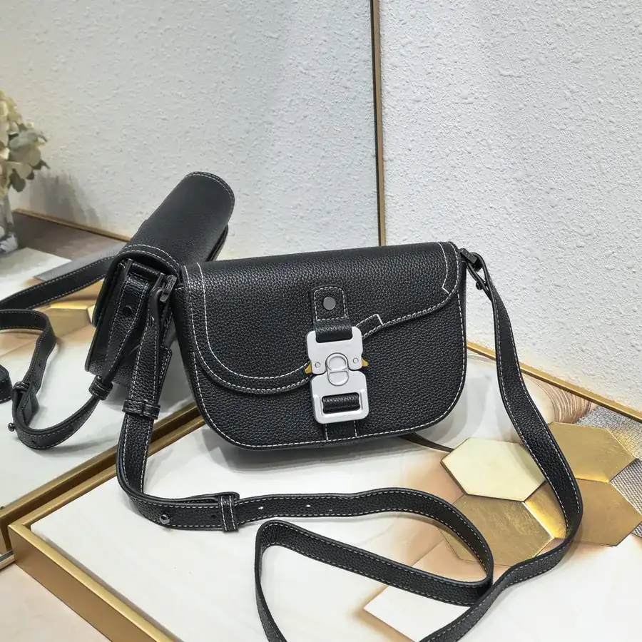 Di.or Saddle Tote with Strap 2023 Spring Menswear Collection
