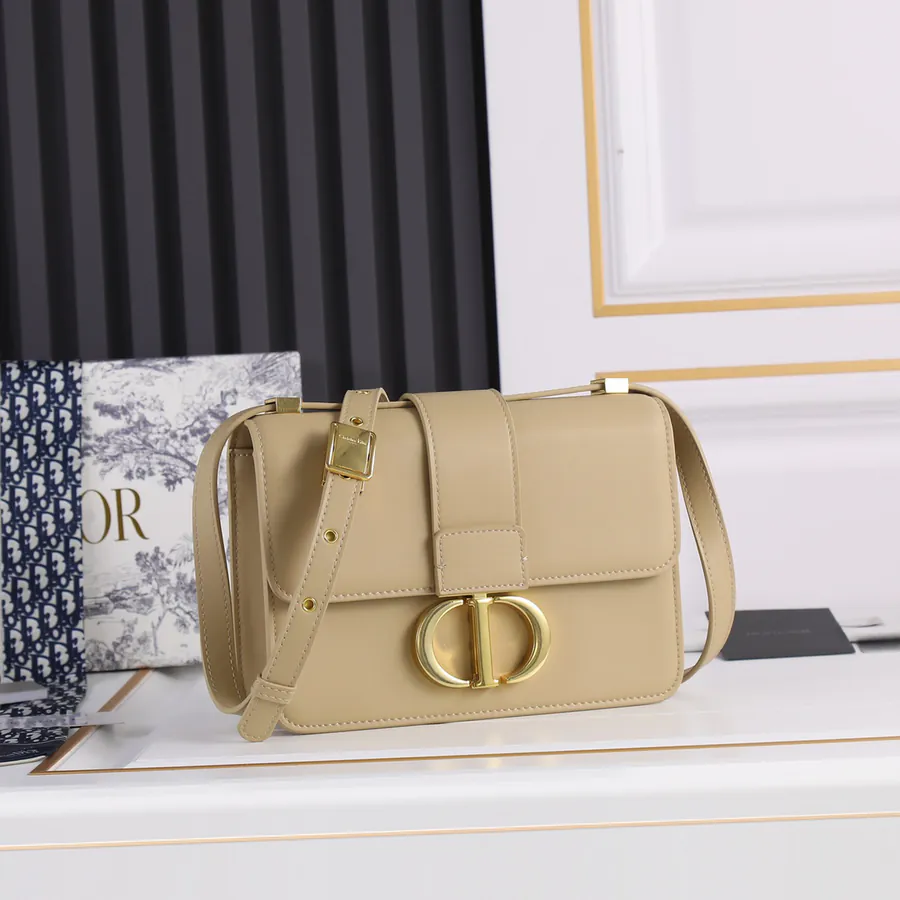 Dior 30 Montaigne Bucket Bag in Apricot