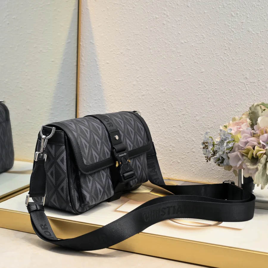 Hit the Road Messenger Bag Modern Style, Daily Commute