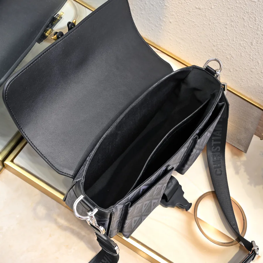 Hit the Road Messenger Bag Modern Style, Daily Commute