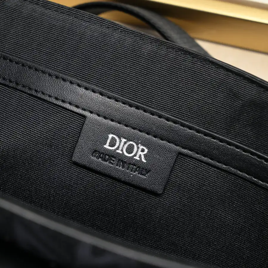 Hit the Road Messenger Bag Modern Style, Daily Commute