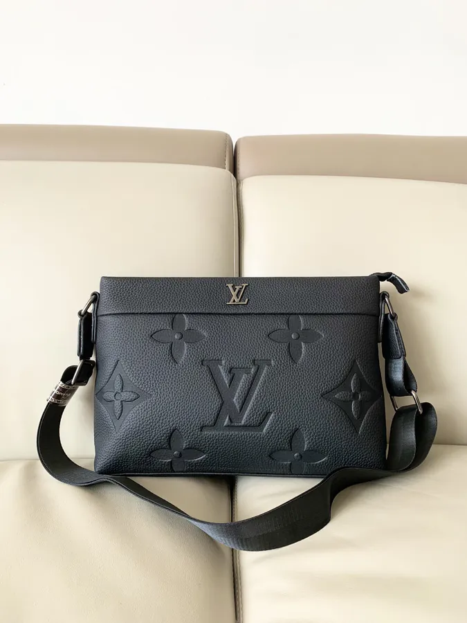 Louis Vuitton Men's New Fashion Crossbody Bag with Classic Logo and Waterproof Fabric