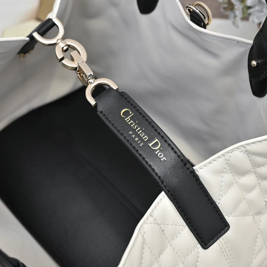 Toujours Travel Tote Medium Size