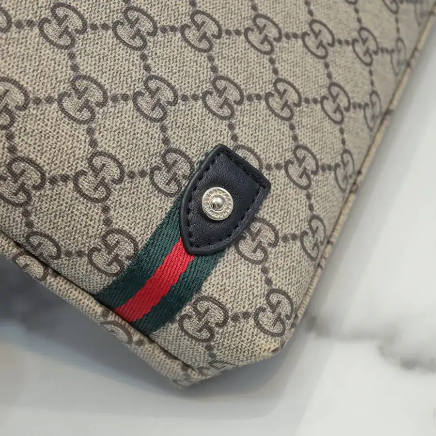 Gucci New Mens Crossbody Bag Premium Leather