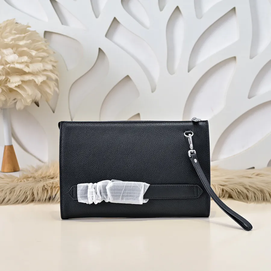 MONT BLANC Men's Wallet Premium Leather, Sleek Design