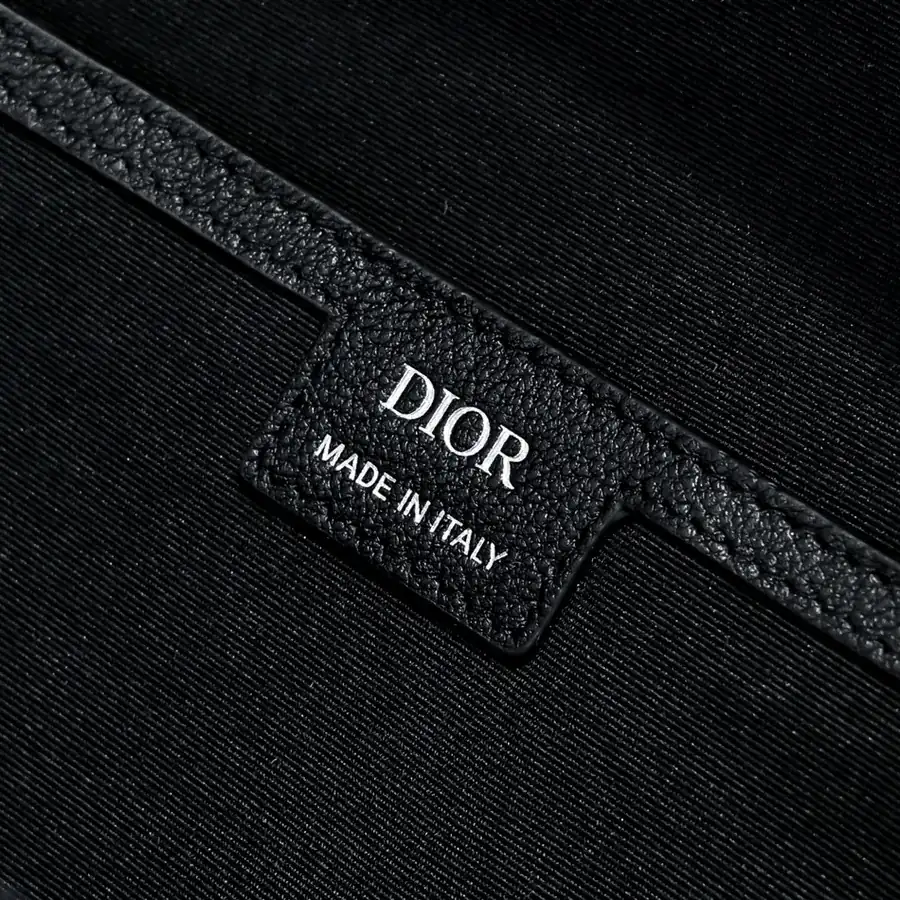 Dior New Shoulder Bag Modern Style and Haute Couture Fusion