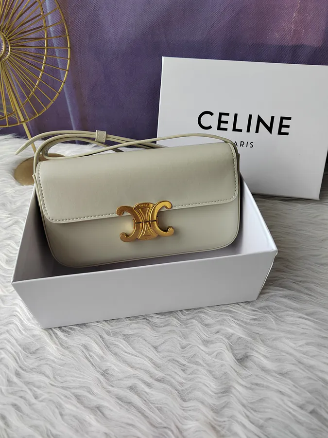 White Triumph Bag in Leather