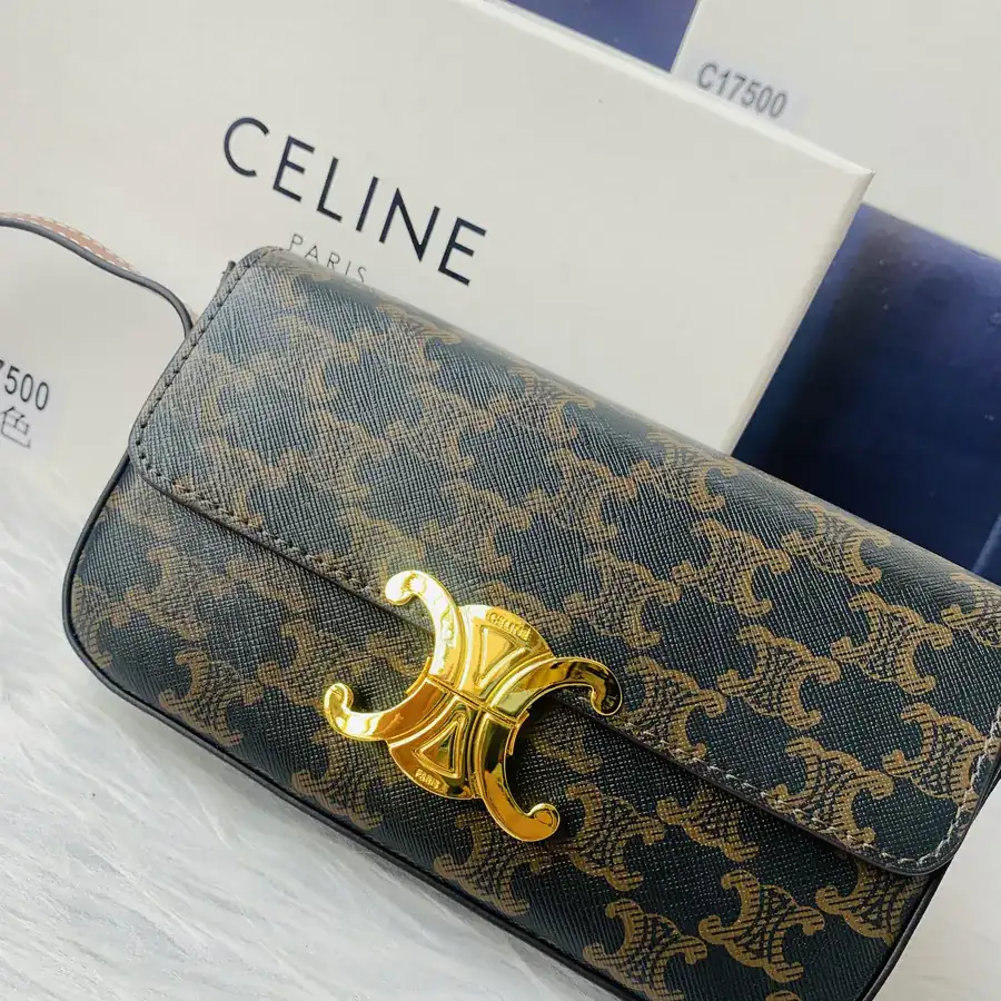 TrioMPHE Leather Shoulder Bag
