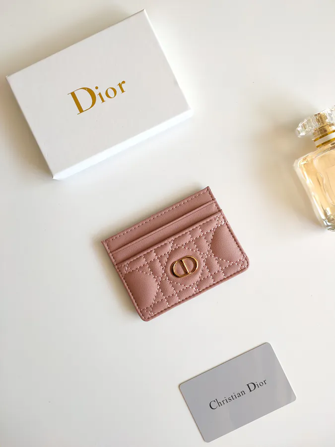 Caro 5 Compartment Card Holder Season New, Elegant and Practical
