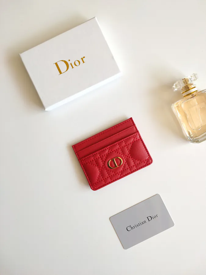 Caro 5 Compartment Card Holder Season New, Elegant and Practical