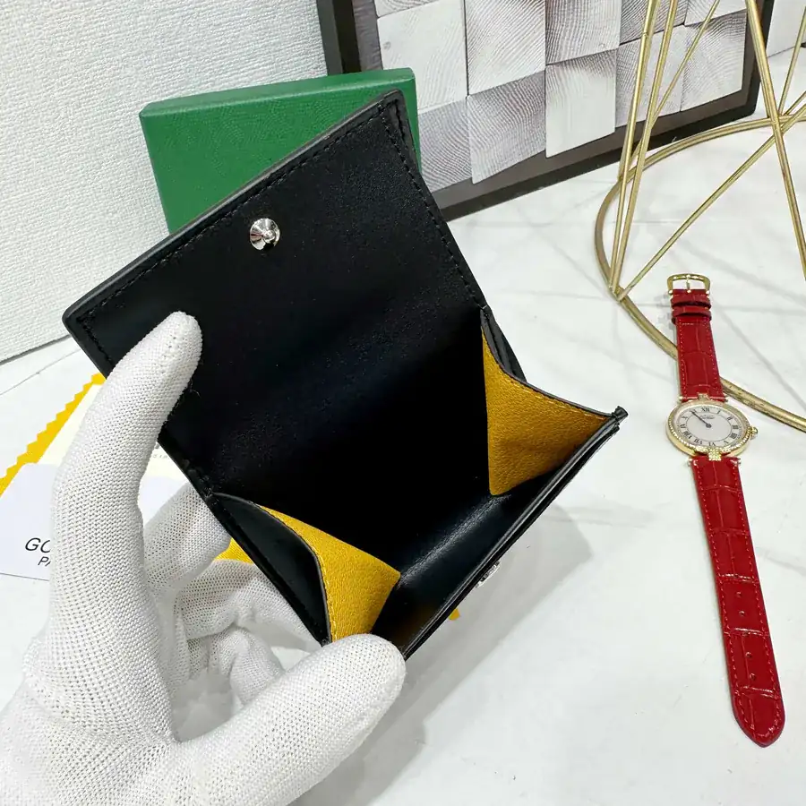 Goya Marigny Zero Wallet Perfect for Storing Coins and Cards