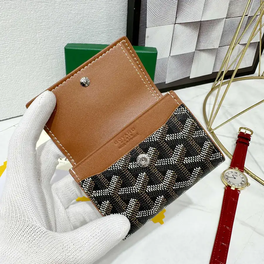 Goya Marigny Zero Wallet Perfect for Storing Coins and Cards