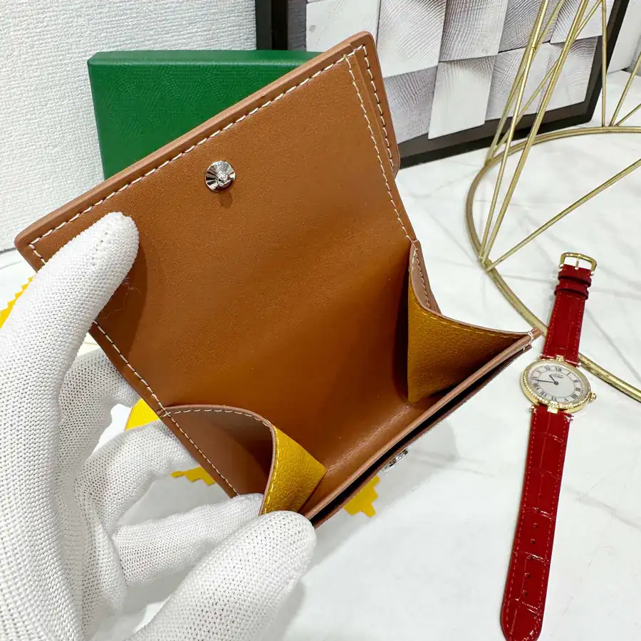 Goya Marigny Zero Wallet Perfect for Storing Coins and Cards