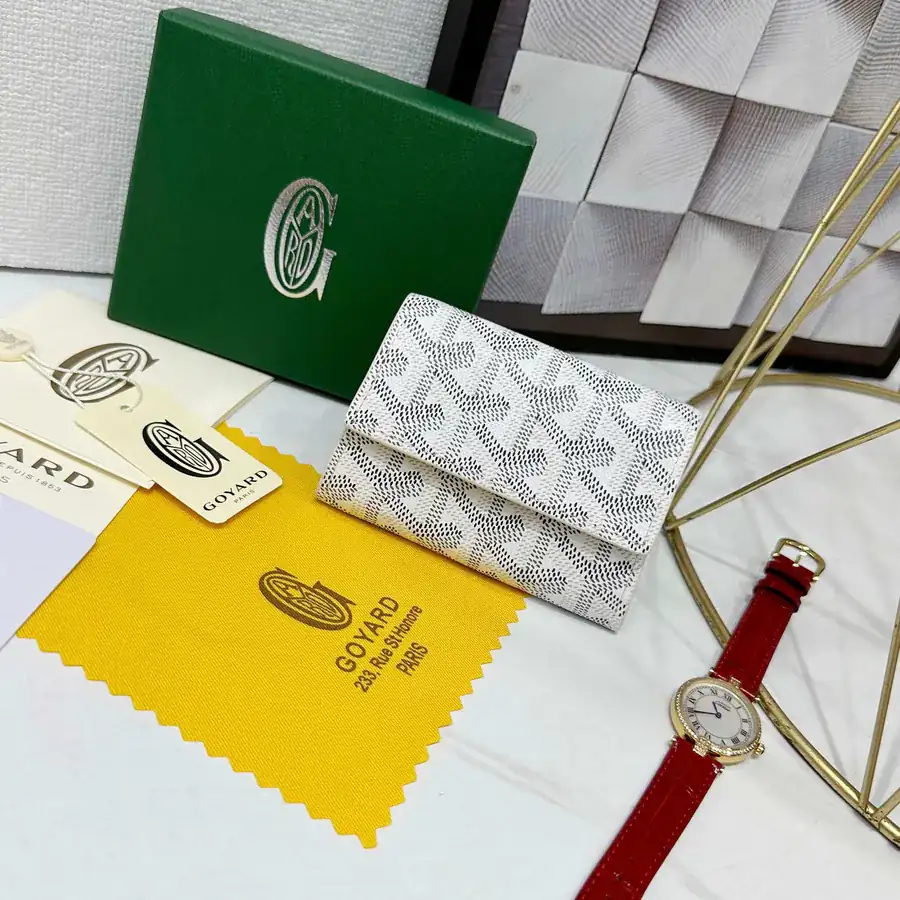 Goya Marigny Zero Wallet Perfect for Storing Coins and Cards